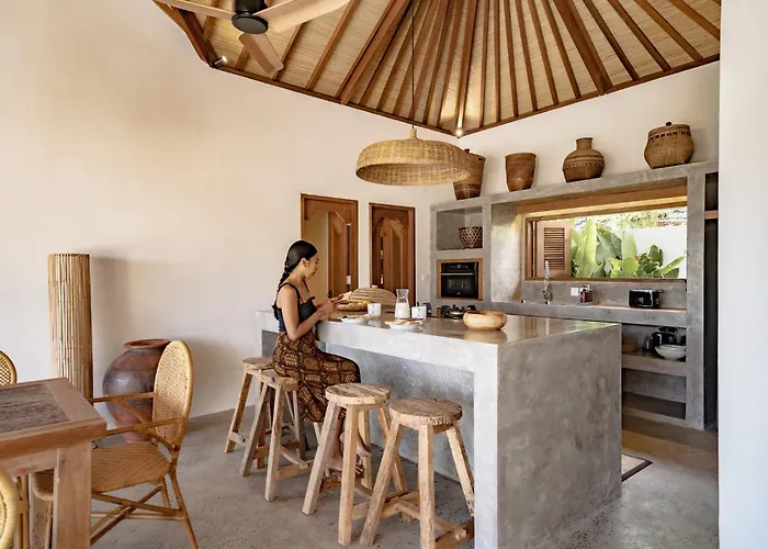 Casa Nyang Balinese - Private Pool & Walk To Nyang Nyang Beach, Villa