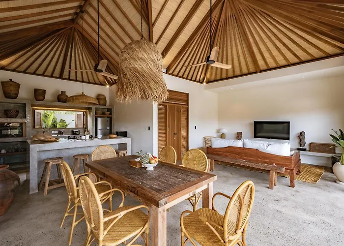 Villa Casa Nyang Balinese - Private Pool & Walk To Nyang Nyang Beach,