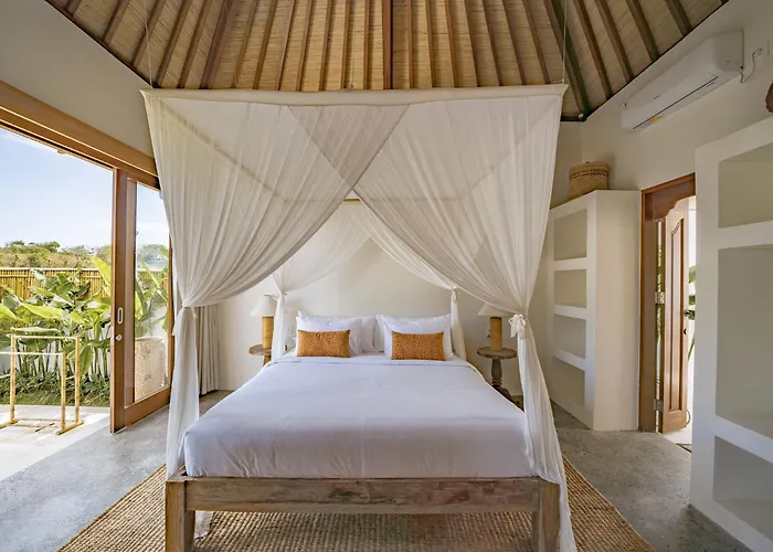 Villa Casa Nyang Balinese - Private Pool & Walk To Nyang Nyang Beach,
