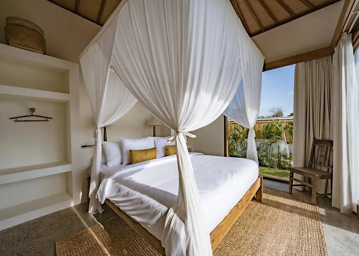 Casa Nyang Balinese - Private Pool & Walk To Nyang Nyang Beach, Villa *