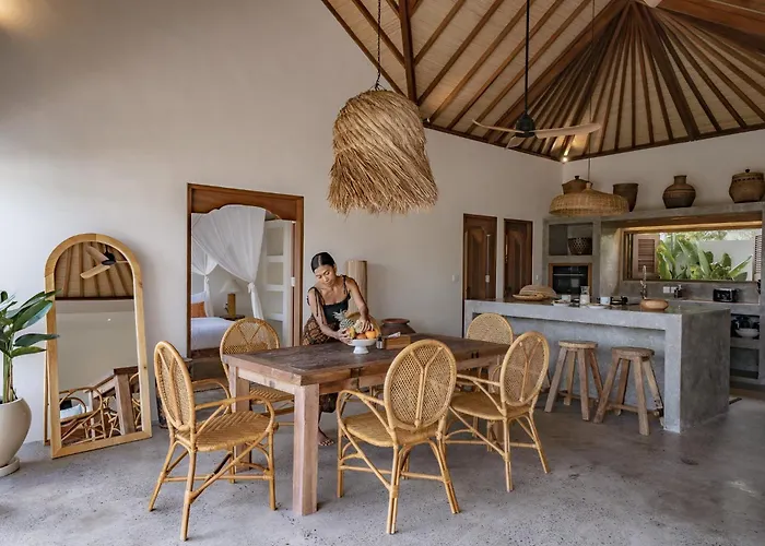 Casa Nyang Balinese - Private Pool & Walk To Nyang Nyang Beach, Villa